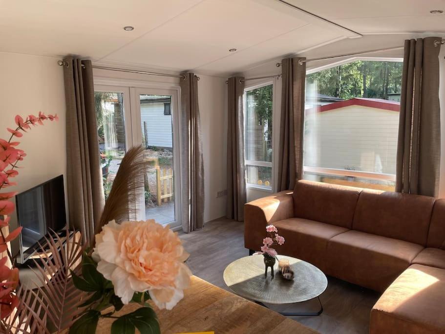 Chalet Toetje Op De Veluwe Hoenderloo Bagian luar foto